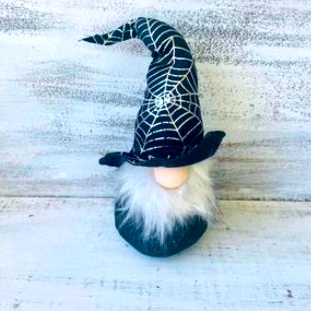 *Mr Foil Spiderweb Gnome Halloween Decor